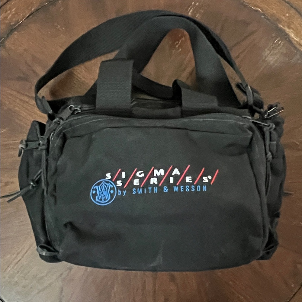 Tactical Firearm Gun Range Bag by Smith & Wesson Sigma Series Preowned